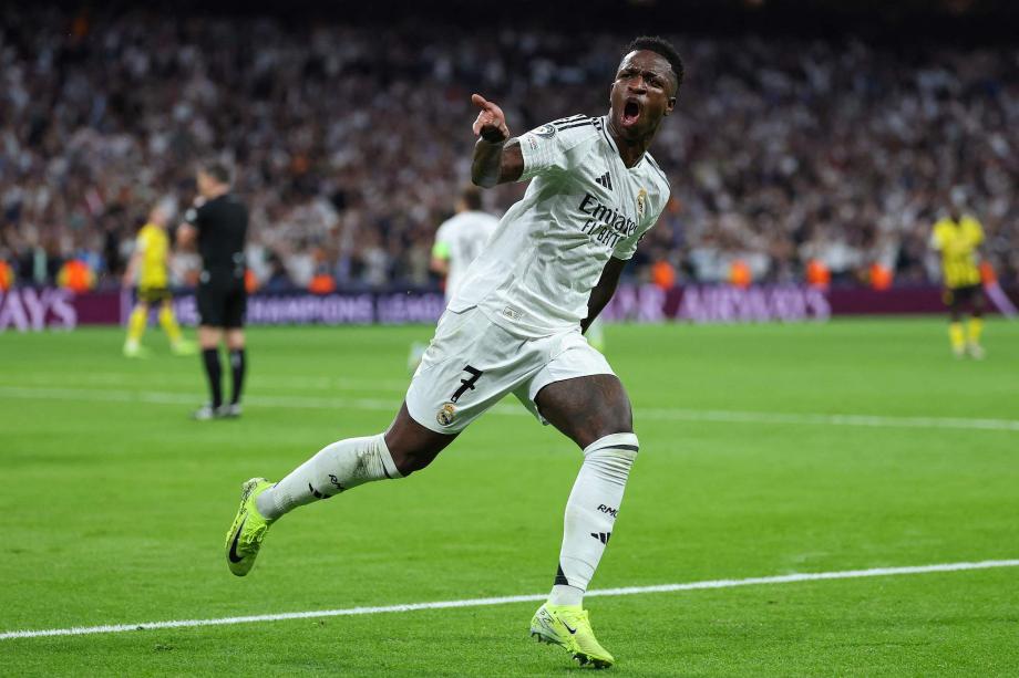 扮演着类似 扮演着类似