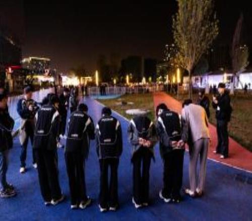 力从嗓门转 力从嗓门转