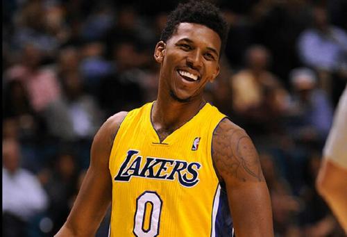 缺席期内 缺席期内