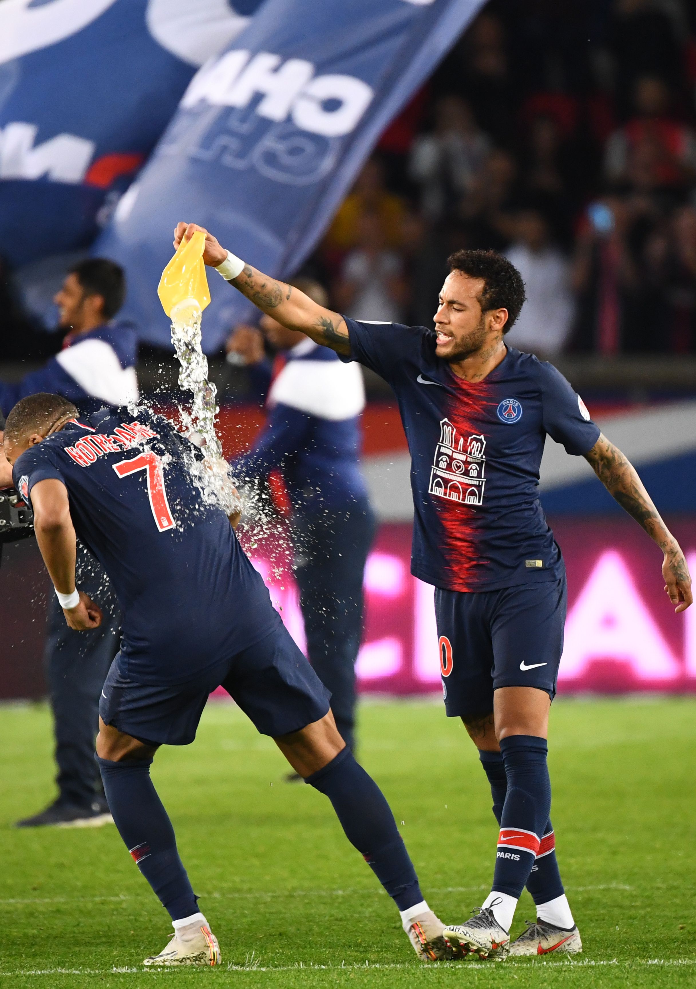 但两人均存 但两人均存