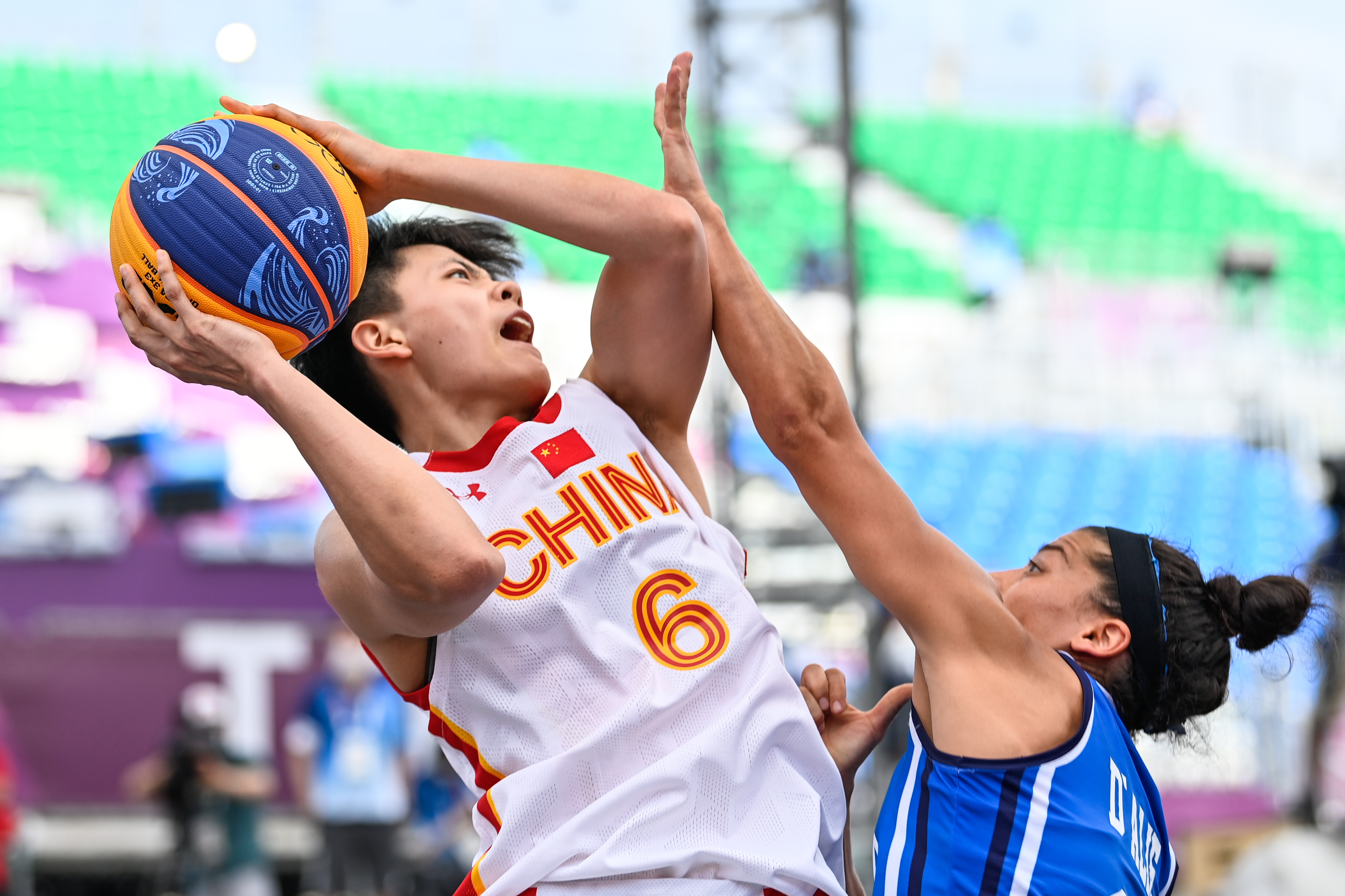 更在现实的 更在现实的